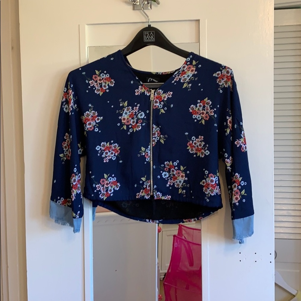 Zip up top